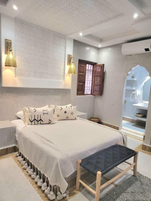 Riad Isahiac Avec Piscine En Exclusivite Marrakesh Exterior photo
