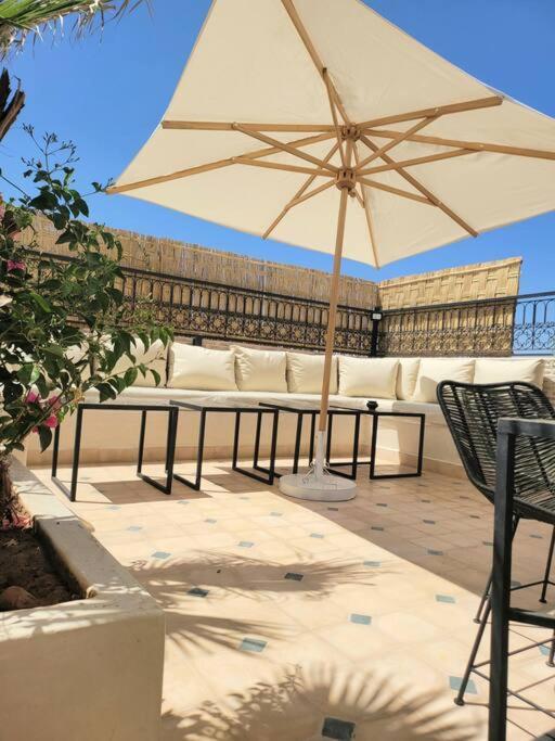 Riad Isahiac Avec Piscine En Exclusivite Marrakesh Exterior photo